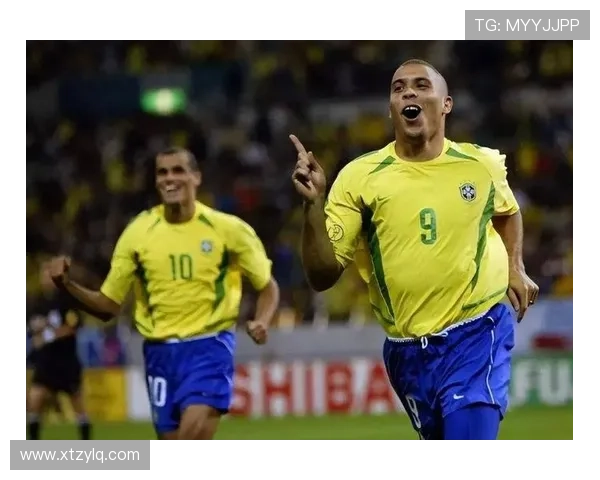 小罗与大罗的足球传奇对决与友谊揭秘足球世界的双子星光辉岁月 小罗与大罗的足球传奇对决与友谊揭秘足球世界的双子星光辉岁月